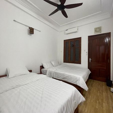 Agarwood Hostel Hanoi Buitenkant foto