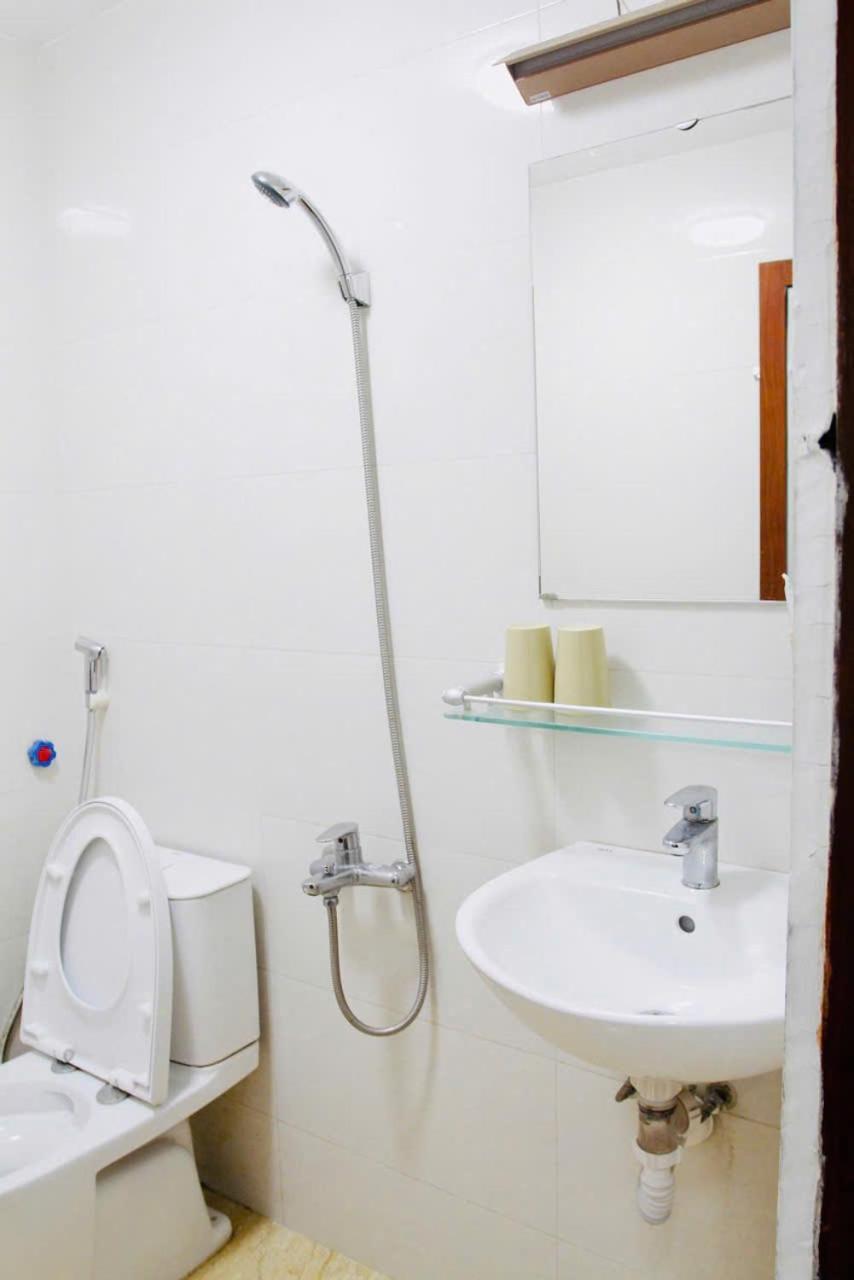 Agarwood Hostel Hanoi Buitenkant foto